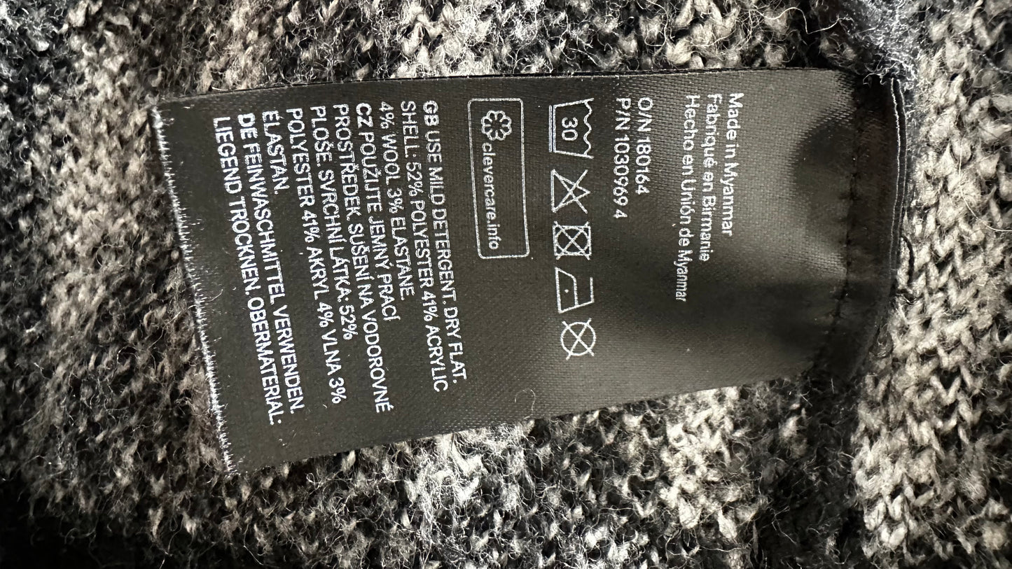 H&M black white alpaca print knitted oversized jumper small UK 8 10