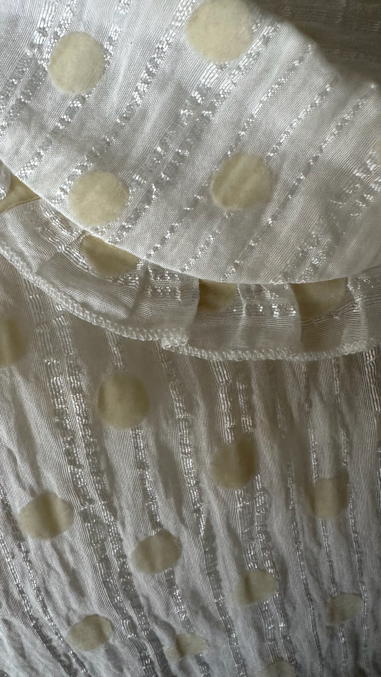 Oliver bonas white cream crinkle shimmer shirt extra large UK 14 vgc w25