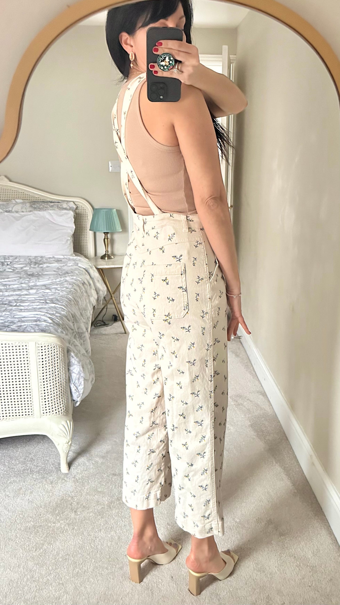 Oliver Bonas cream vintage flower print dungarees jumpsuit extra large UK 12 14 vgc
