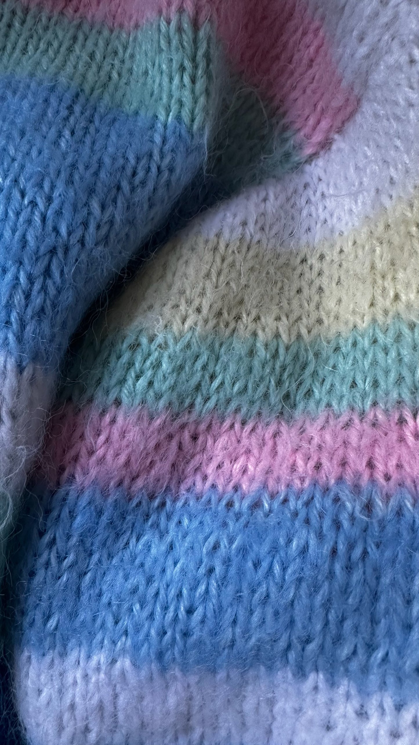 Vintage blue white pink abstract wool blend knitted jumper UK 10-12 vgc XMS25