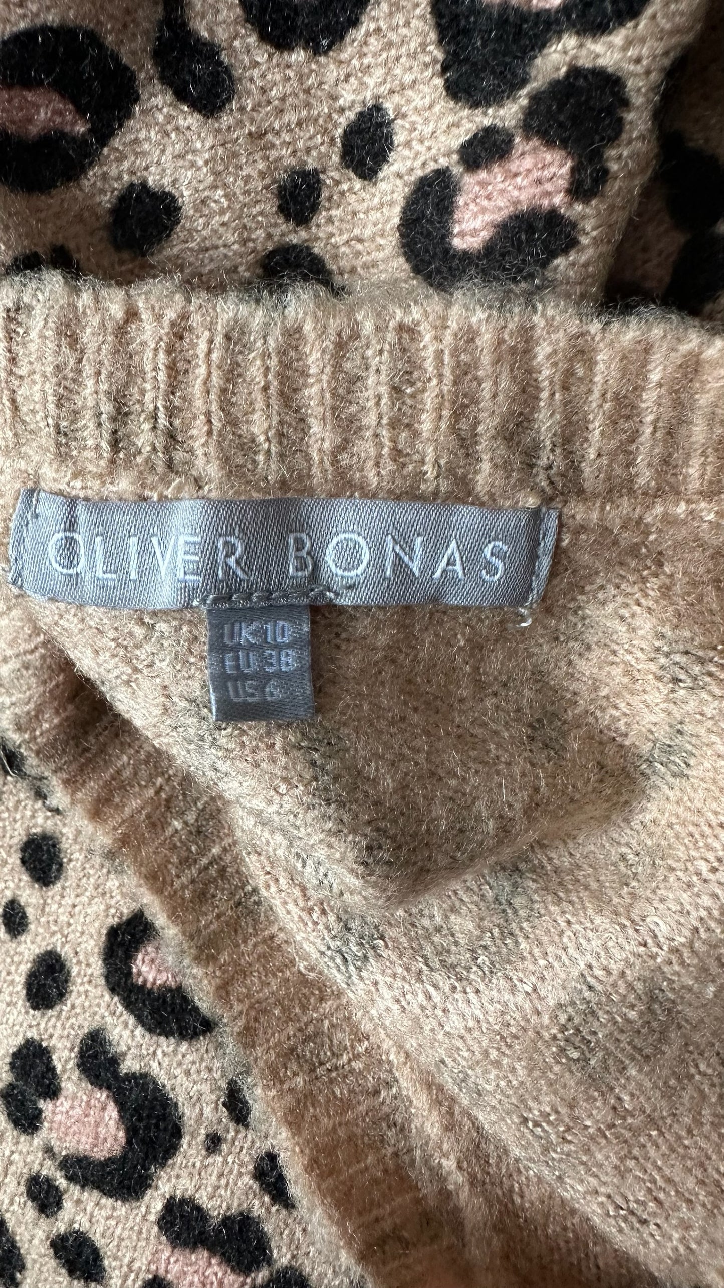Oliver bonas beige black animal print leopard knitted jumper medium UK 10 vgc w25