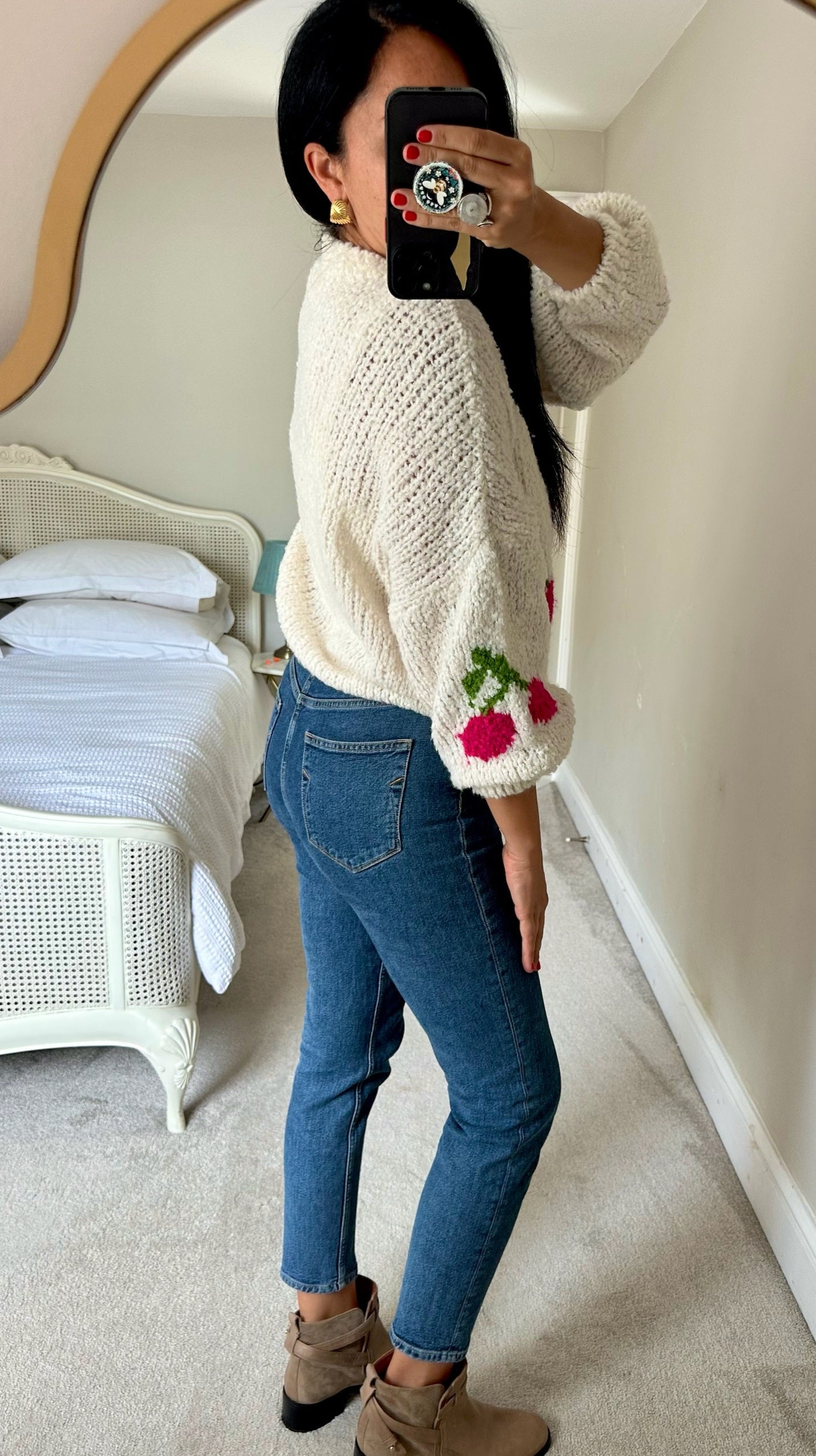 Cream cherry fruit knitted jumper small UK 8-10 vgc w25