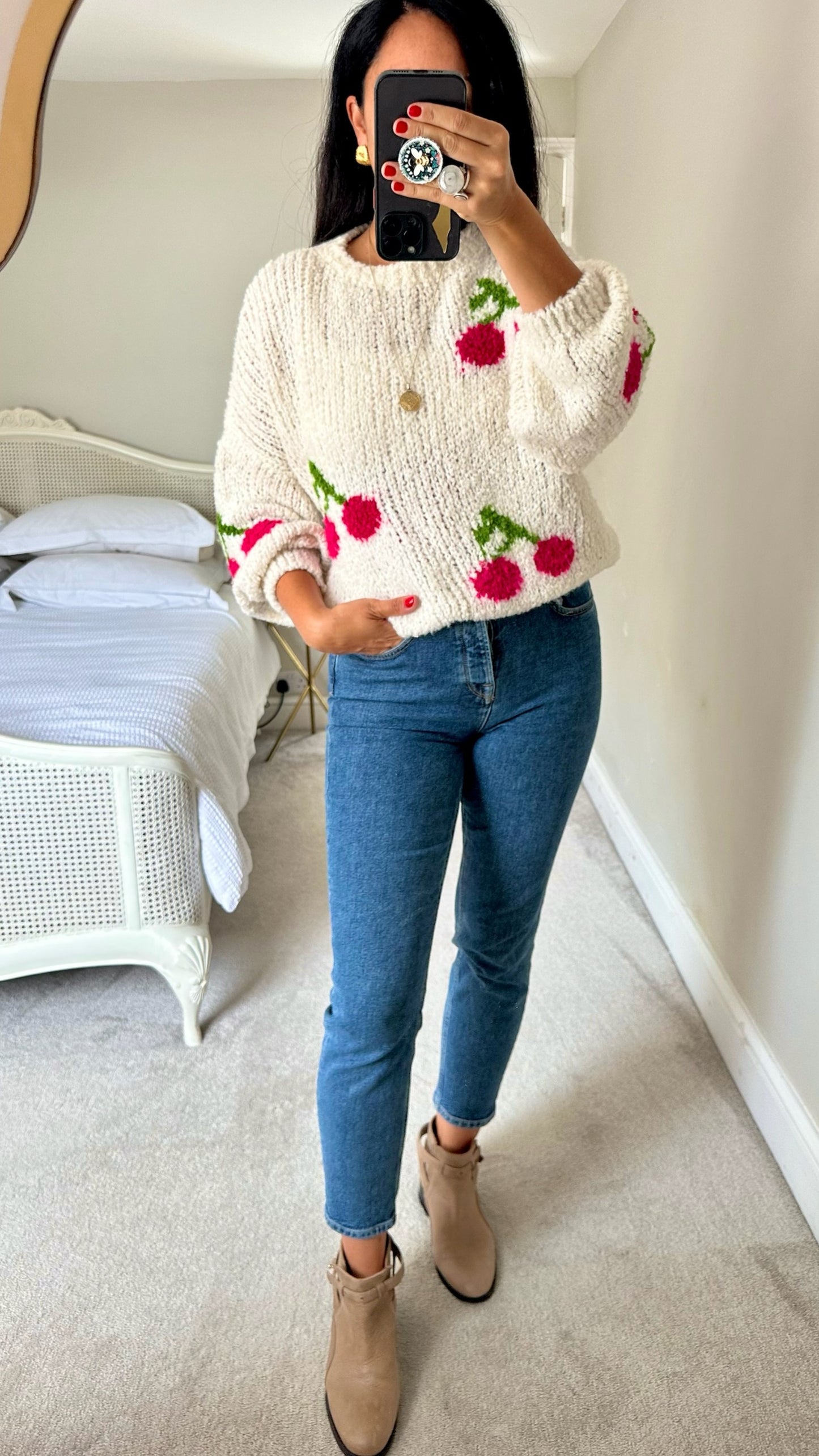Cream cherry fruit knitted jumper small UK 8-10 vgc w25
