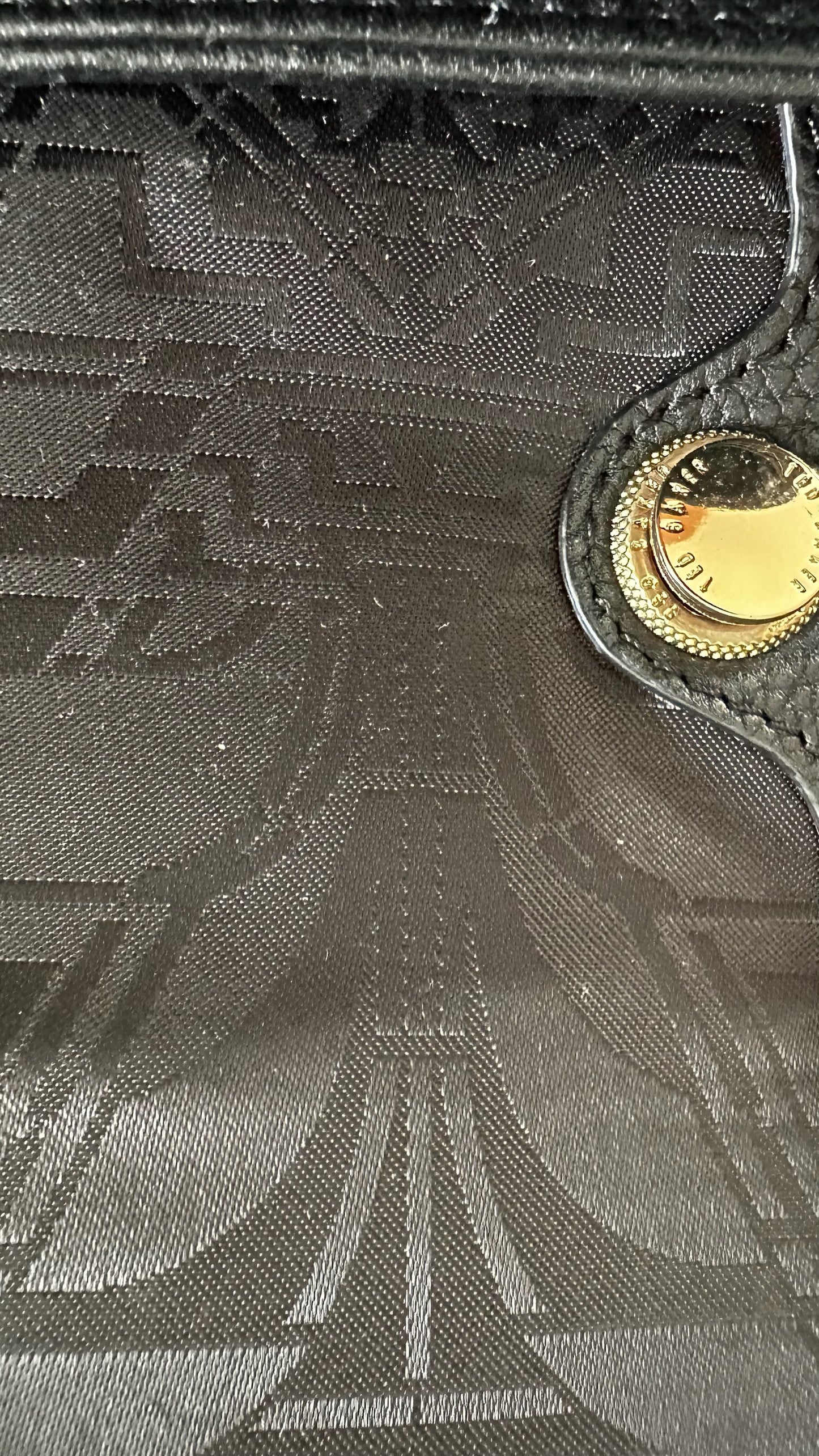 Ted baker black leather gold chain shoulder handbag free size vgc