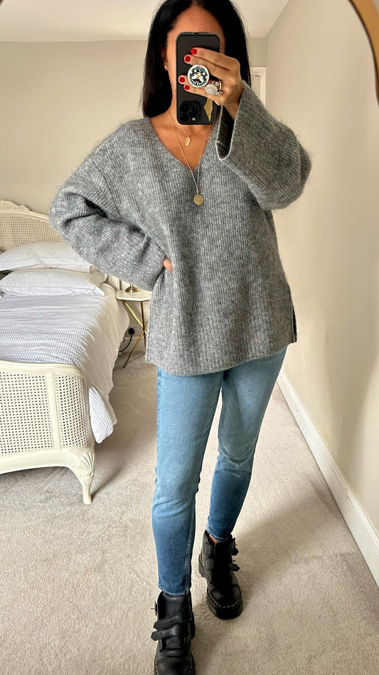 & other stories grey knitted wool mohair oversized jumper large UK 12 vgc w25