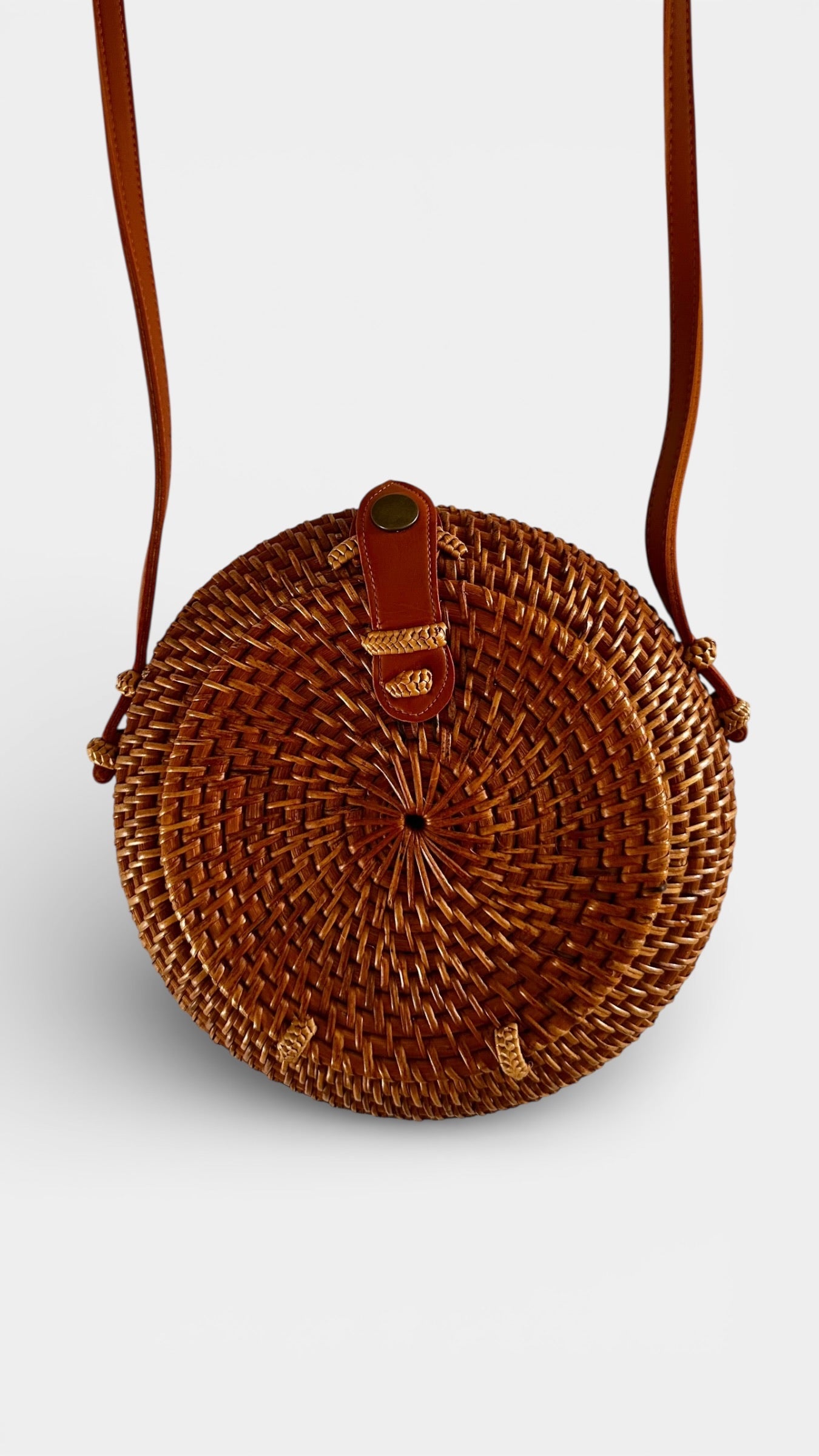 Urban outfitters brown wicker summer shoulder bag free size vgc