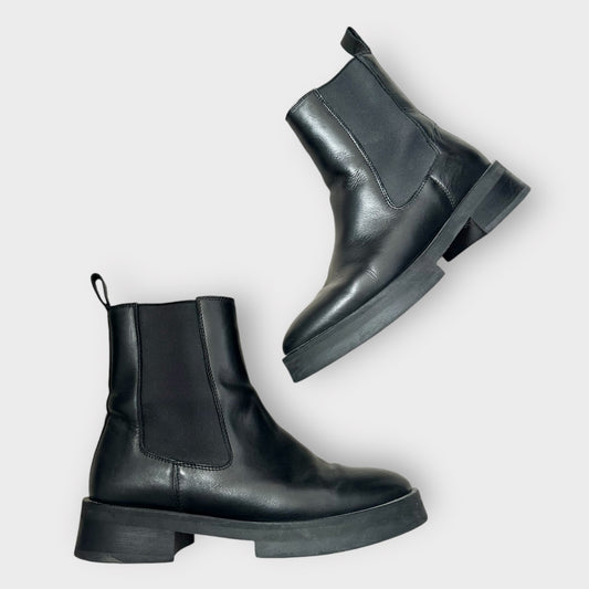 & other stories black leather Chelsea boots shoes EU 38 UK 5 vgc