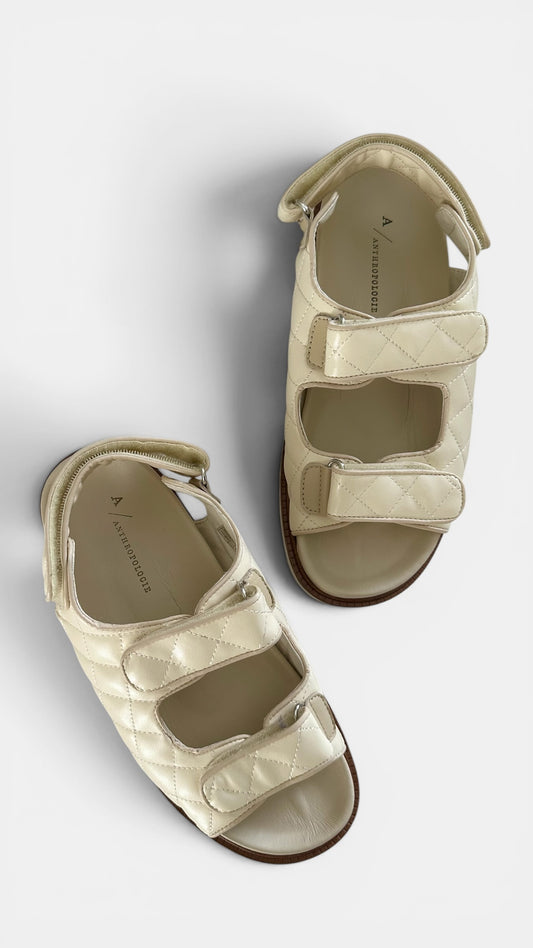 Pilcro @ Anthropologie cream quilted flat sandals shoes UK 6 EU 39 new bnib