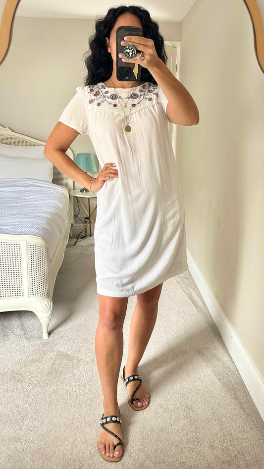 Oliver Bonas white floral embroidered collar short sleeve T-shirt mini dress small S UK 8 10