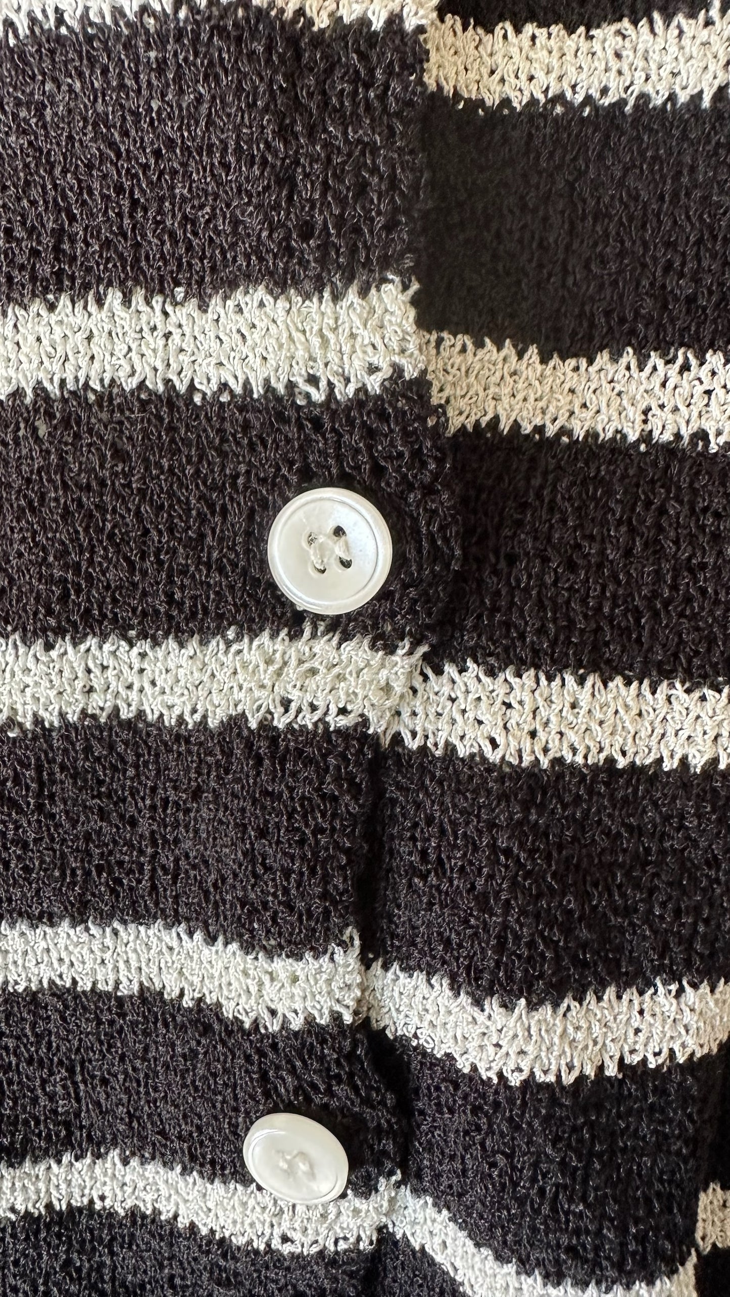 Olive black white knitted cardigan large UK 12 vgc w25
