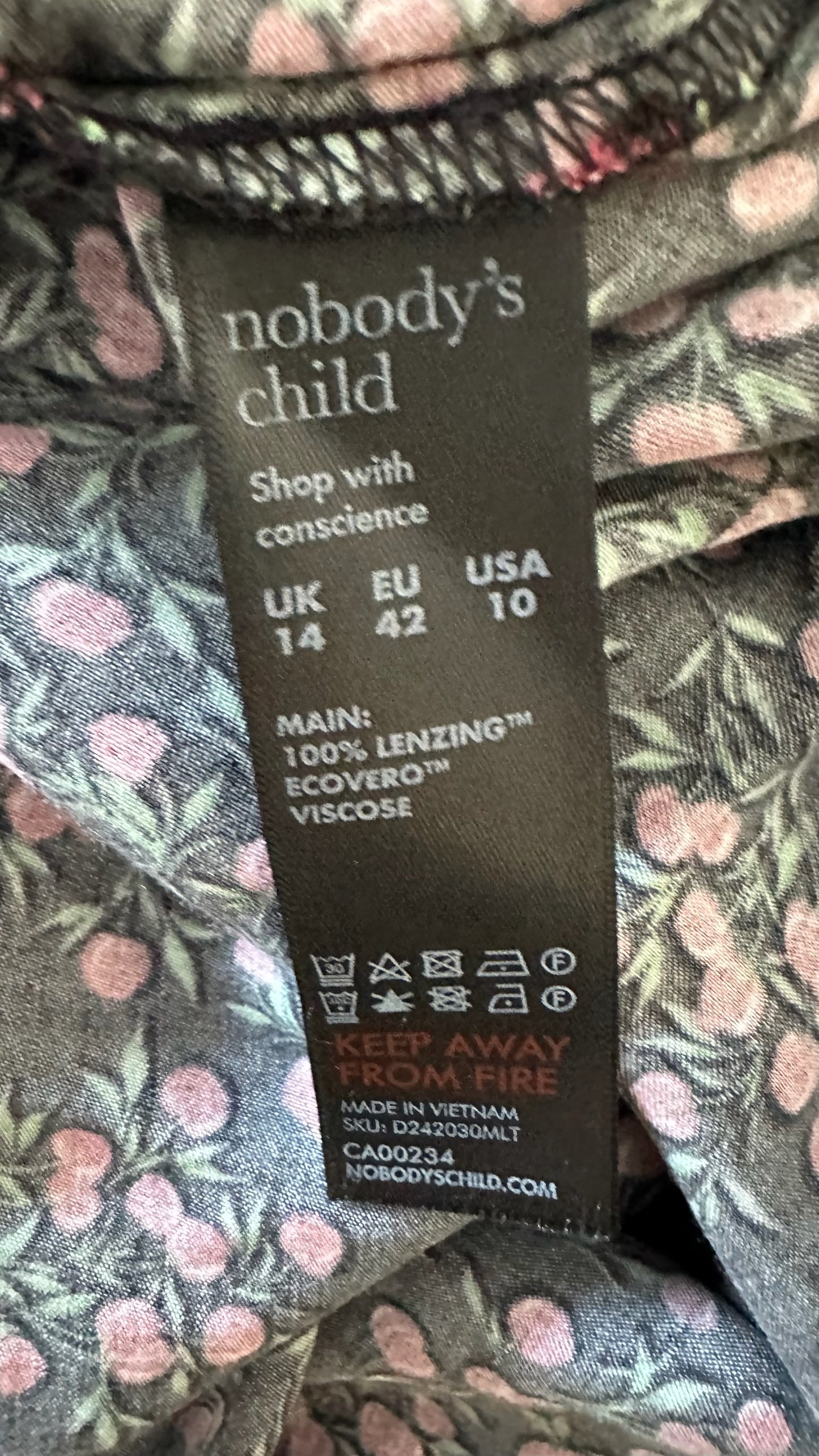 Nobody's child black red green cherry print midi dress extra large UK 12 14 vgc w25